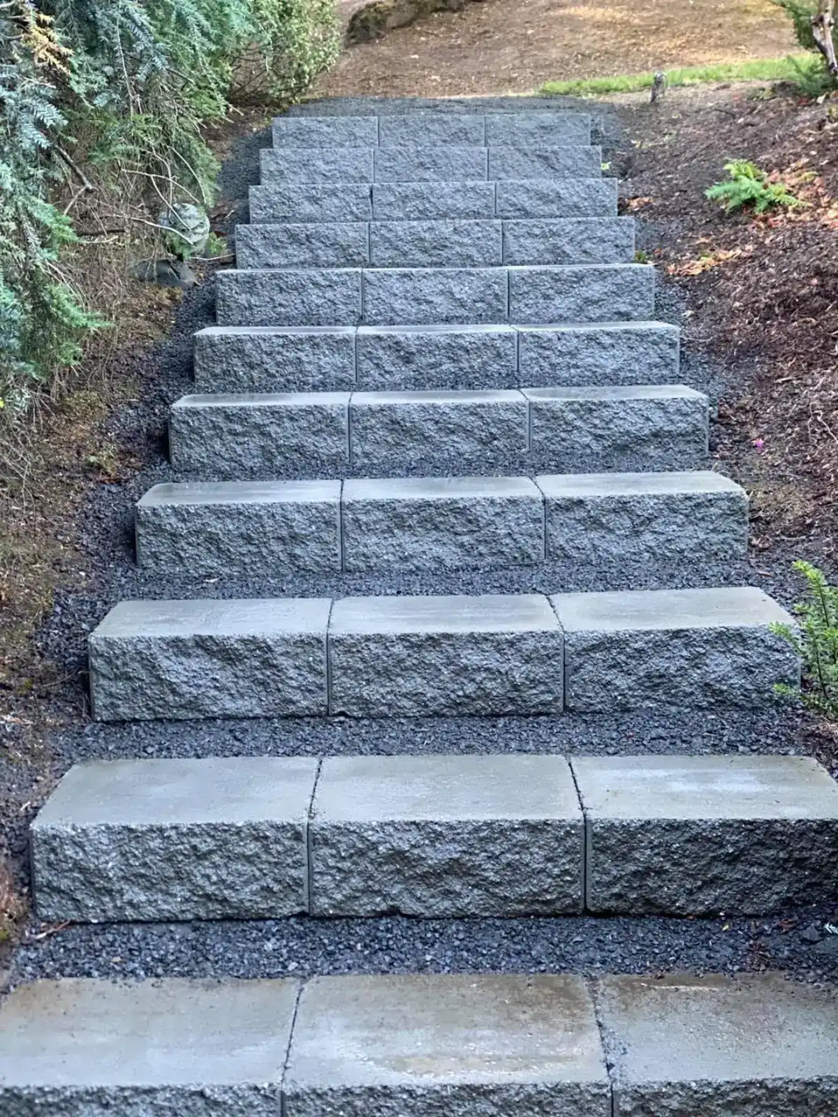 Decorative retaining wall with capstone in Sherwood Oregon